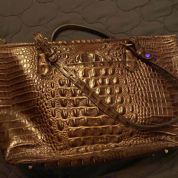 Brahmin shoulder bag. Gold/cream colored.